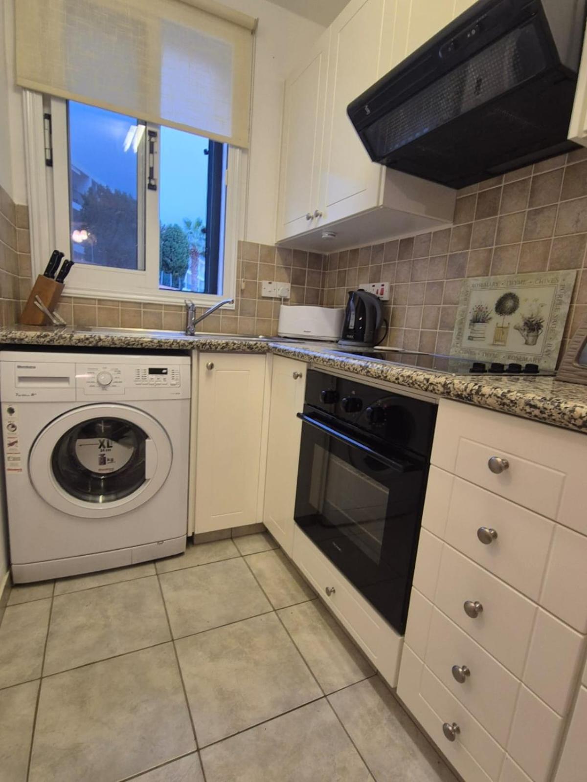 2 Bedroom Townhouse Lower Peyia Paphos Cyprus 외부 사진